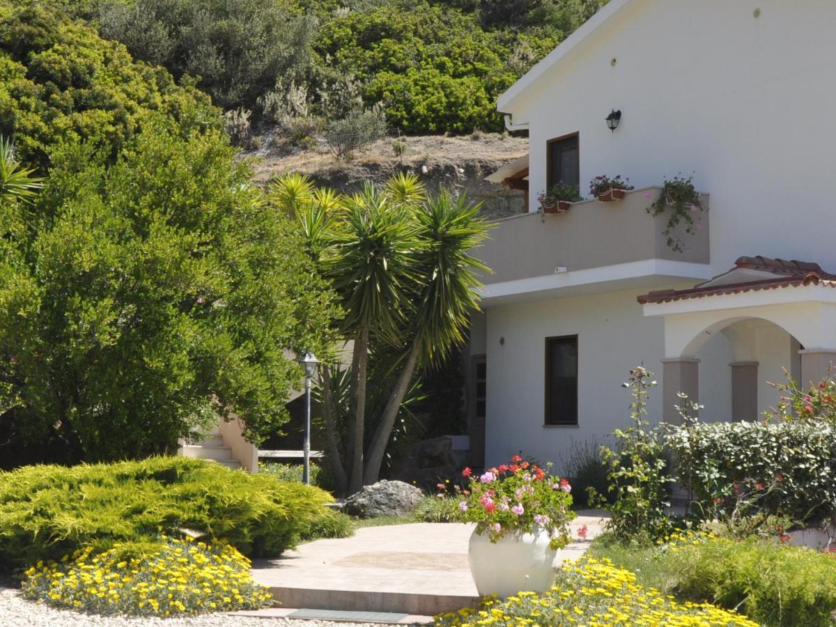 Bed & Breakfast Ajo A Casa Castelsardo Exterior photo