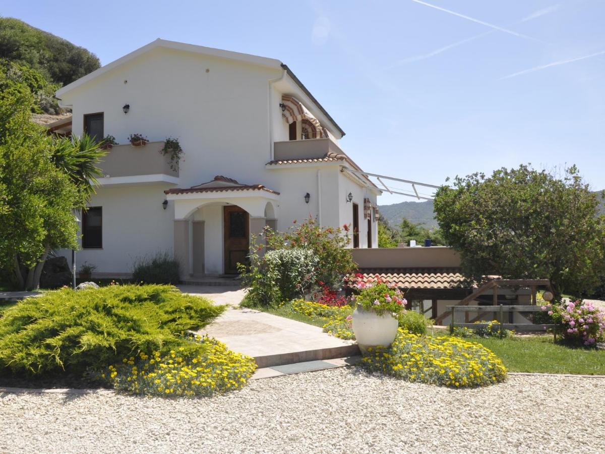 Bed & Breakfast Ajo A Casa Castelsardo Exterior photo